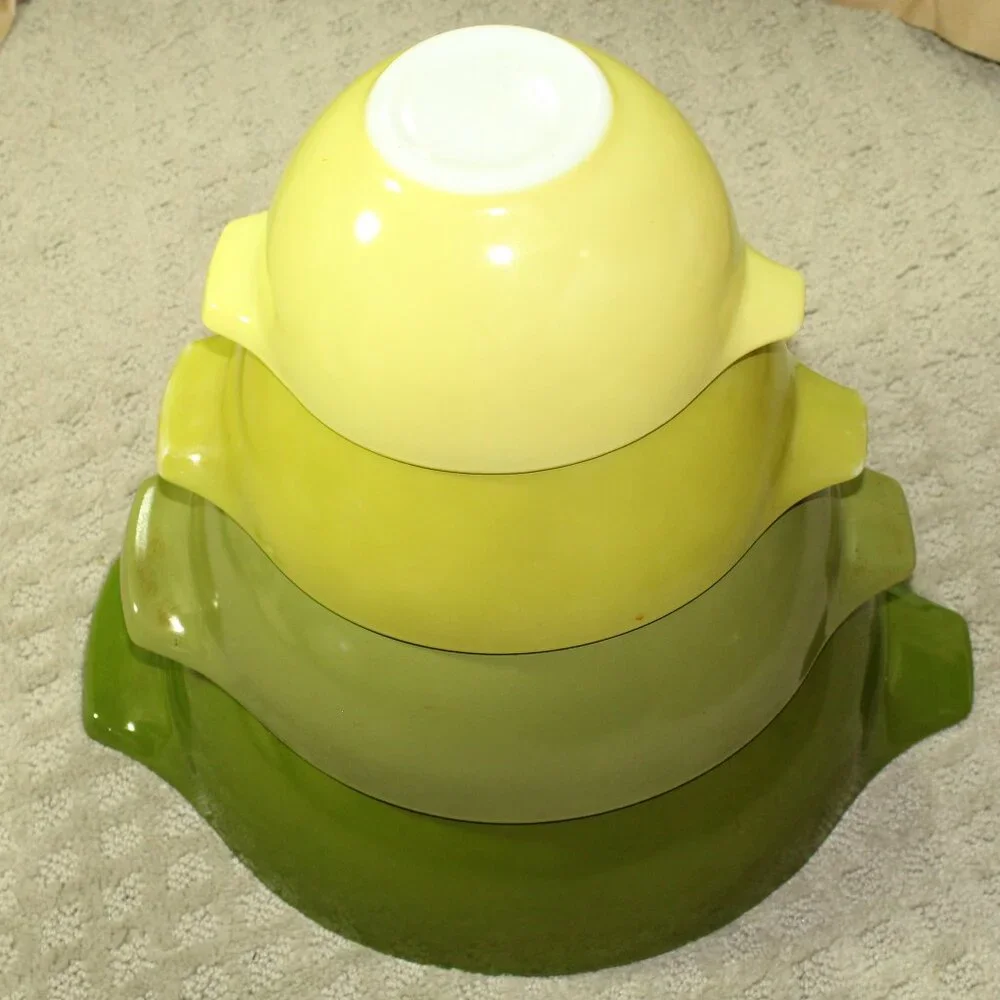 Vintage Pyrex VERDE GREEN Avocado Cinderella Nesting Mixing Bowls Set of 4